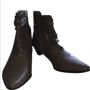 NEW Taupe zippered bootie